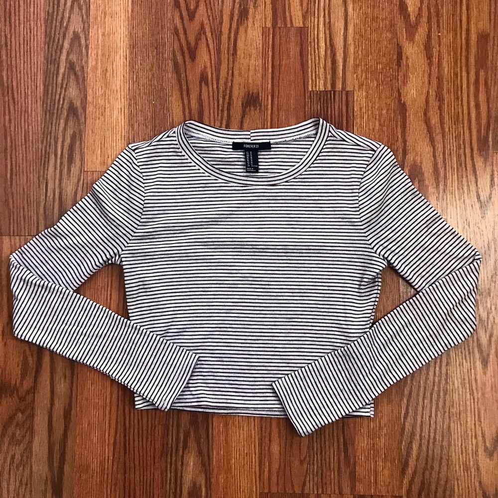FOREVER 21 CROP TOP